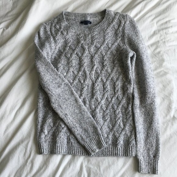Tommy Hilfilger Cable Knit Sweater - Picture 1 of 7